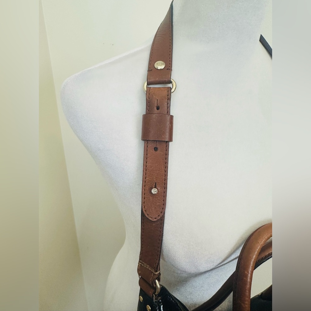 Kate Spade Black and Brown Shoulder Bag with Textured Finish - Picture 4 of 10